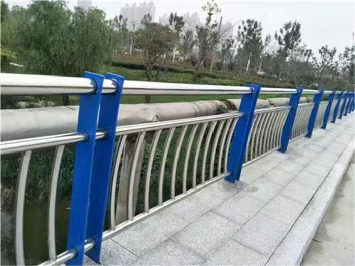 服务周到的不锈钢公路护栏厂家销售厂家