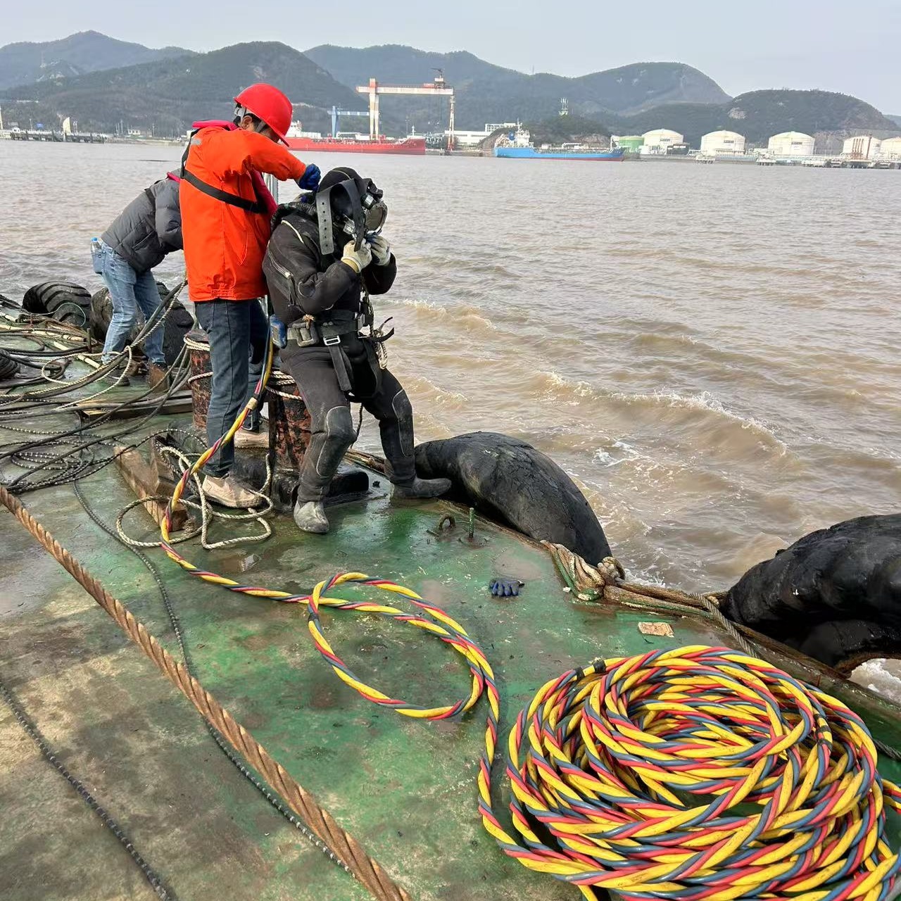 水下堤坝加固公司