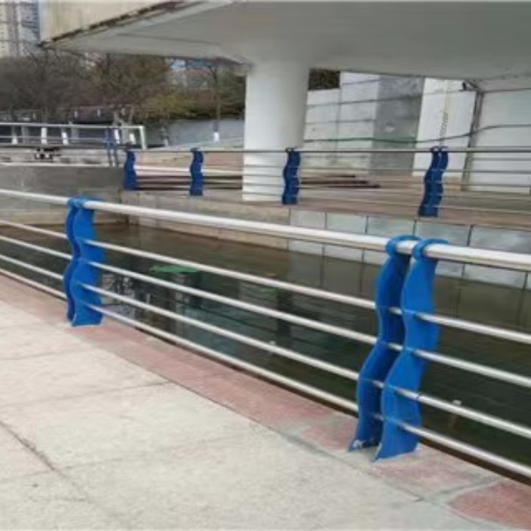 桥梁护栏-不锈钢河道护栏实体厂家大量现货