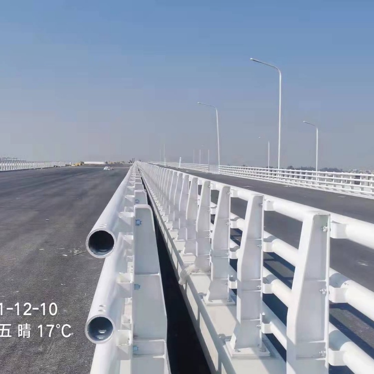 防撞护栏灯光防撞护栏厂家品控严格