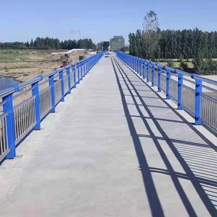 道路护栏喷漆桥梁防撞栏杆专注产品质量与服务