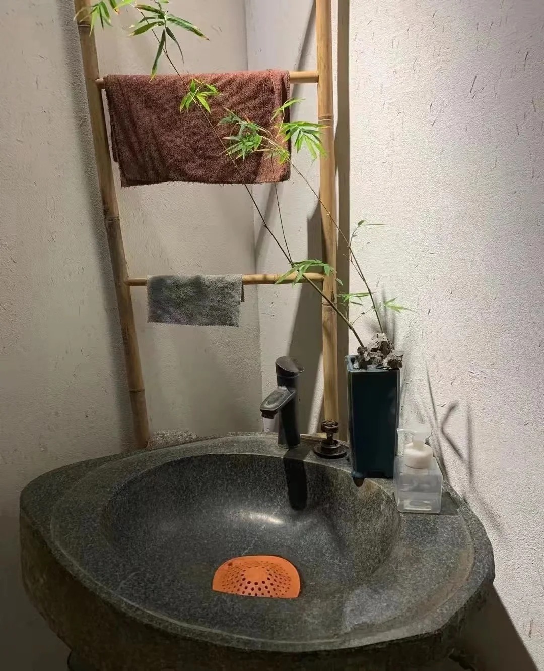 仿夯土墙稻草漆专业施工，源头工厂