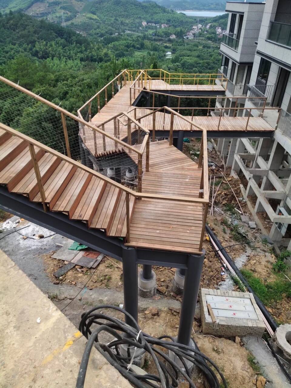 钢结构金属面木纹漆厂家批发#方钢圆管#长廊护栏#园林建筑