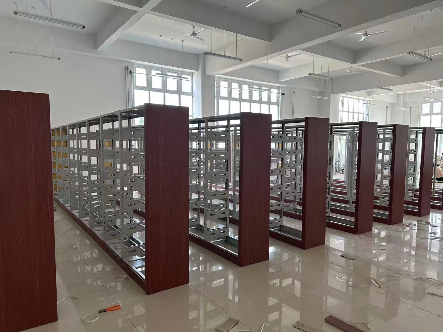 木护板组合书柜畅销全国当地供应商